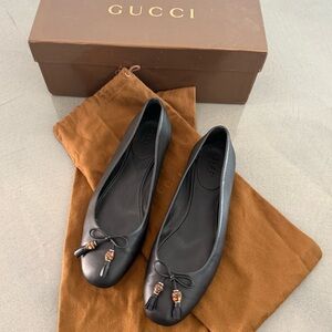 Gucci Black Leather Women's Flats with Bamboo tassel